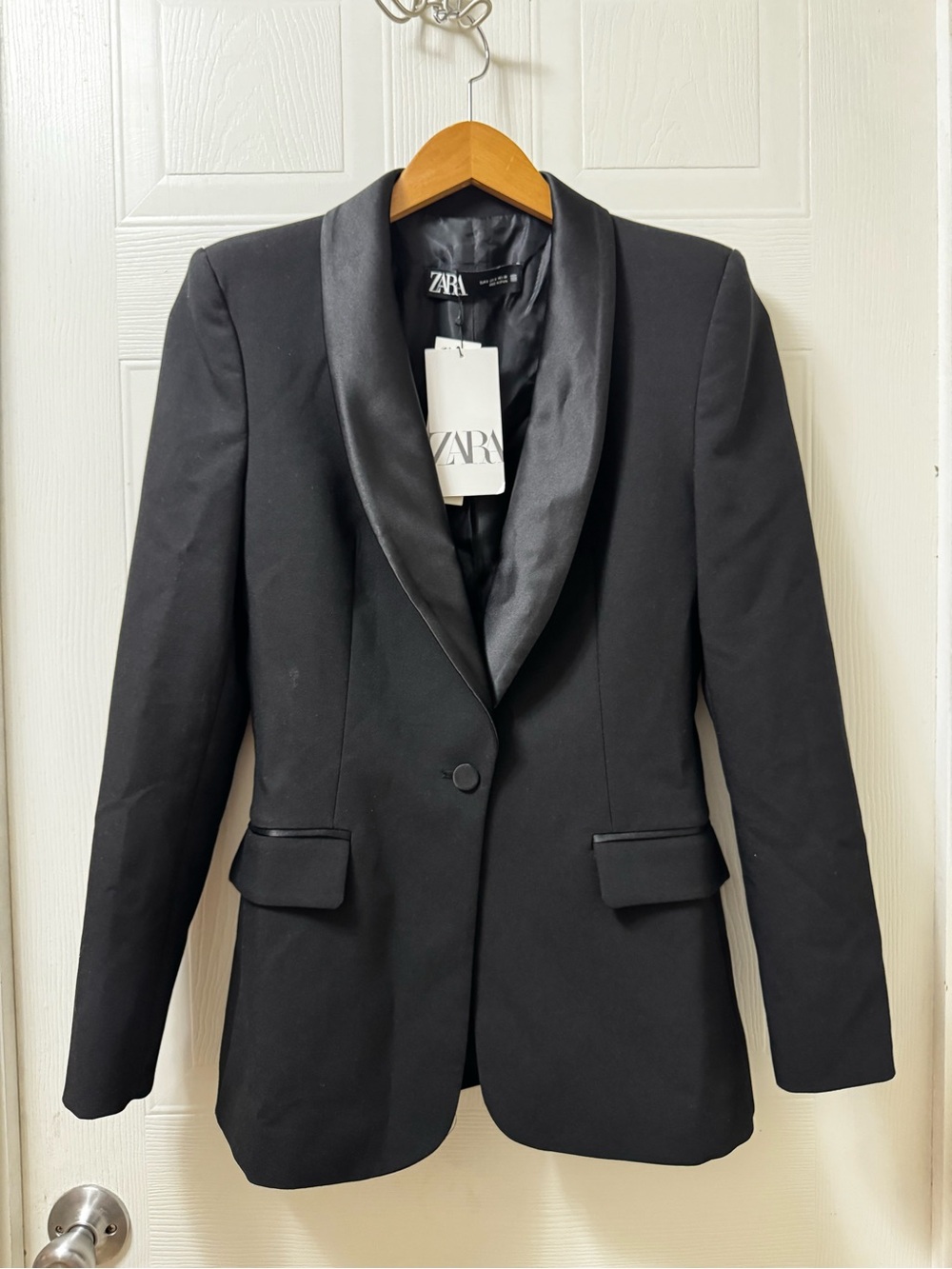 ZARA Black Satin-Trim Single-Button Blazer